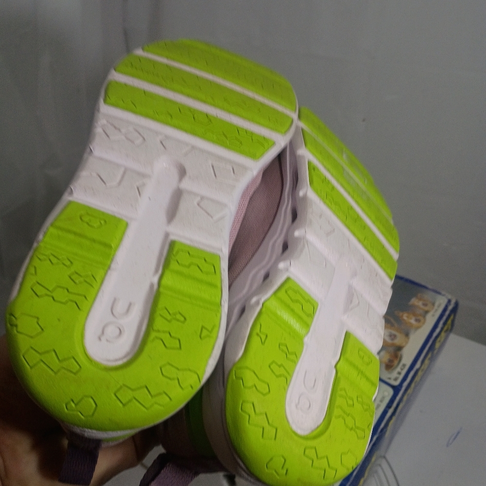 On Cloud Kids Shoes Size 1.5 Girls Shoes - Picture 5 of 8